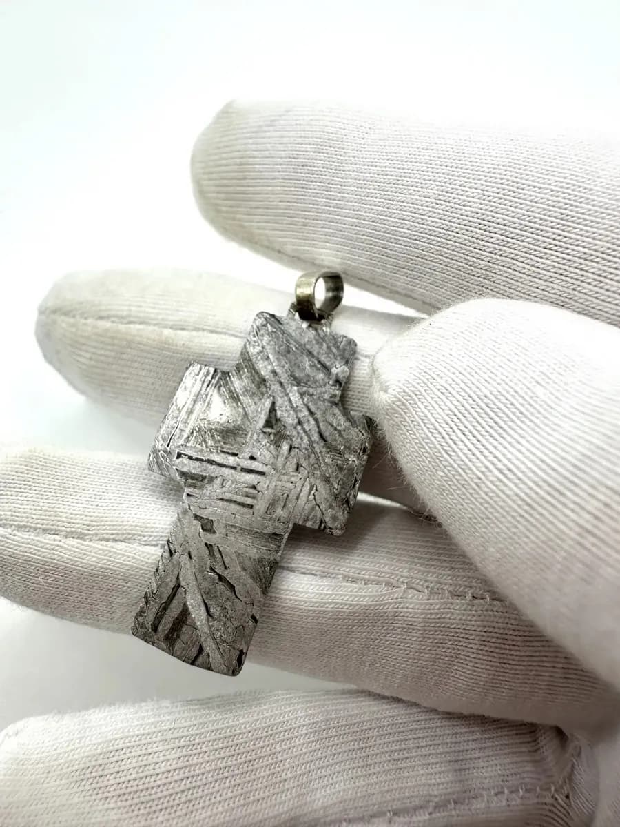 Нательный крест из метеорита — фото 3